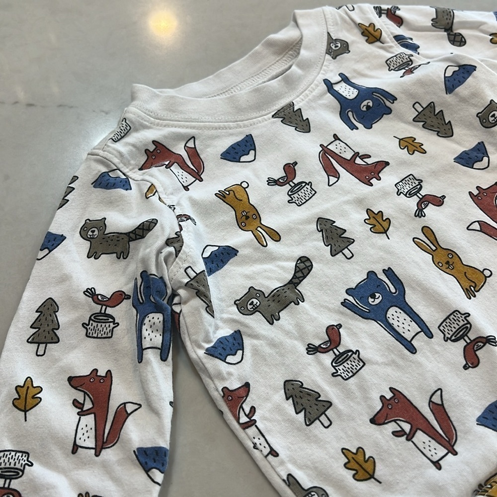 Carter's baby t shirt, never worn, 9 months. - Picture 3 of 4